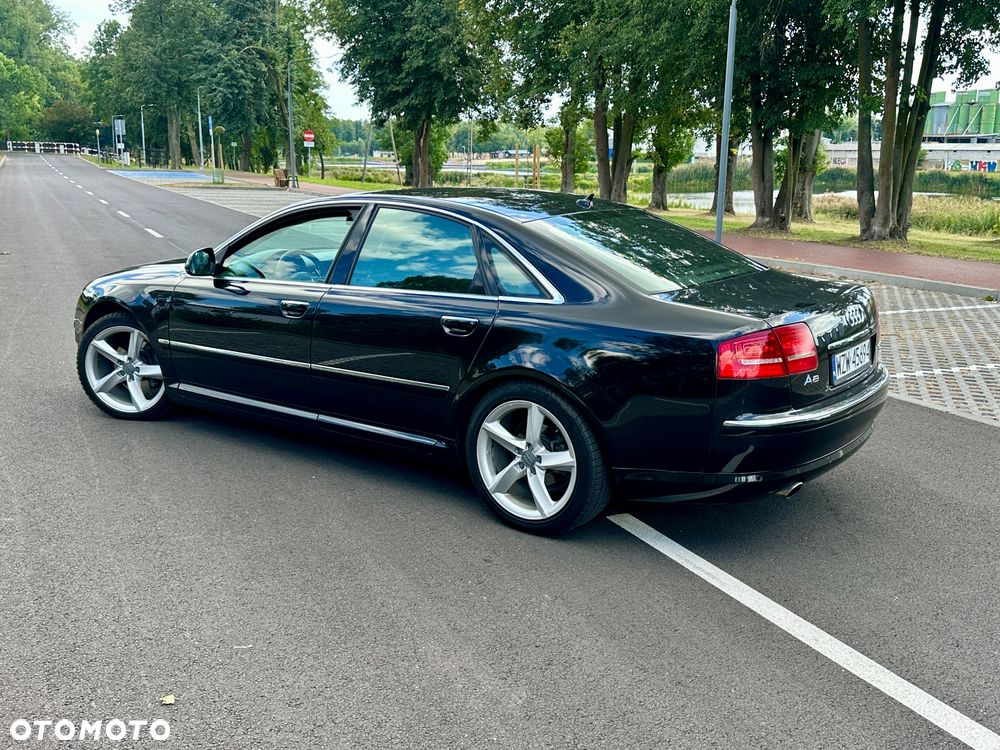 Audi A8 - 6