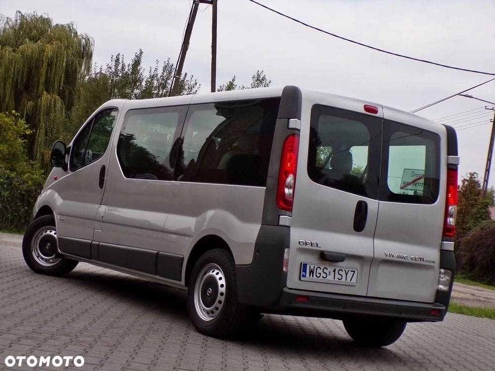 Opel Vivaro 2012 photo 2