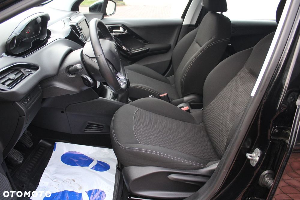 Peugeot 208 1.2 VTi Style - 10