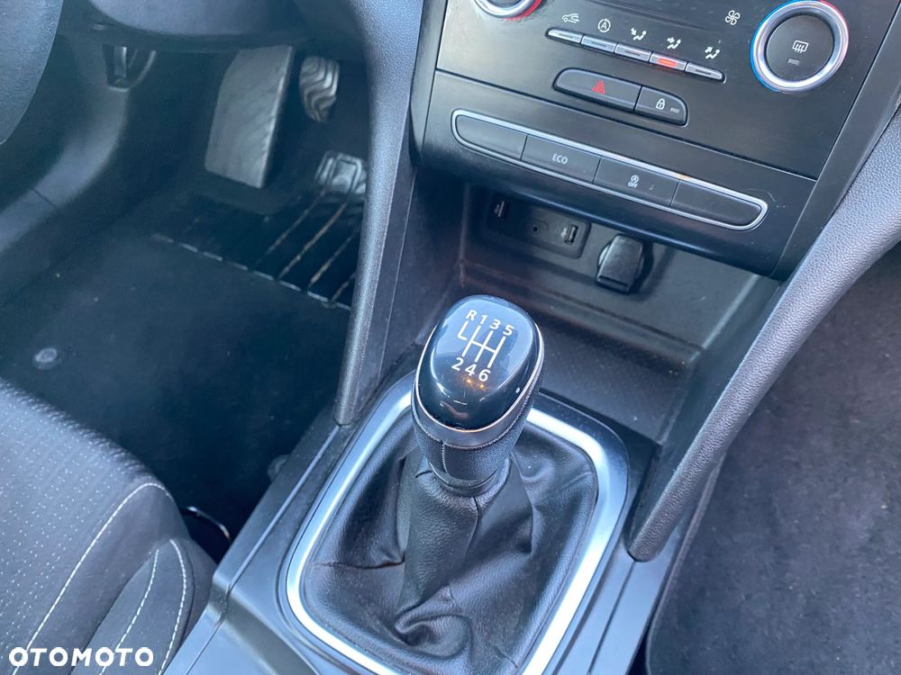 Renault Megane BLUE dCi 115 BUSINESS EDITION - 14