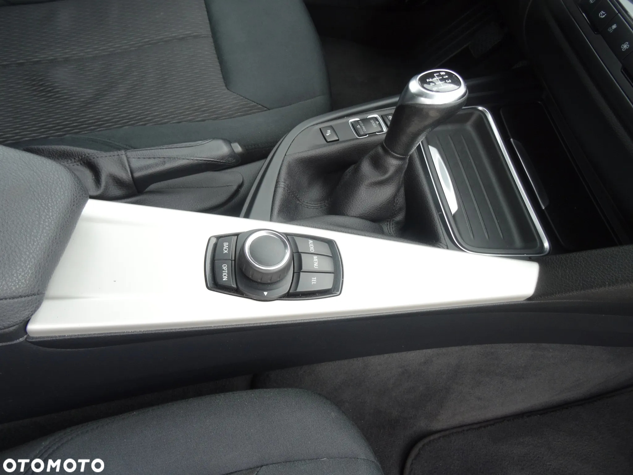 BMW Seria 3 318d - 16