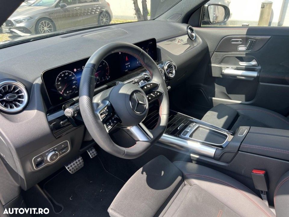 Mercedes-Benz GLA - 9
