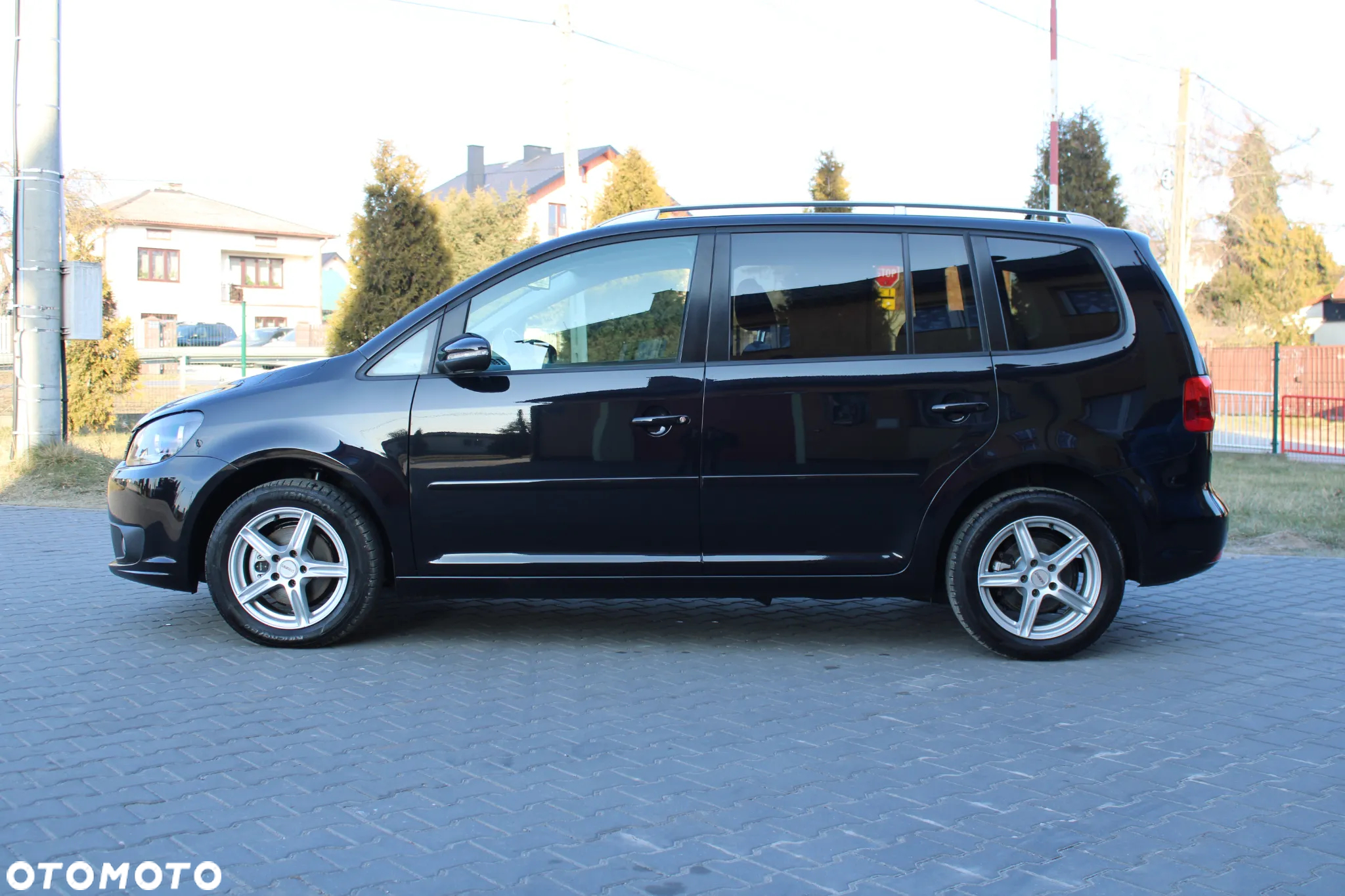 Volkswagen Touran 1.6 TDI DPF BlueMotion Technology DSG Comfortline - 3