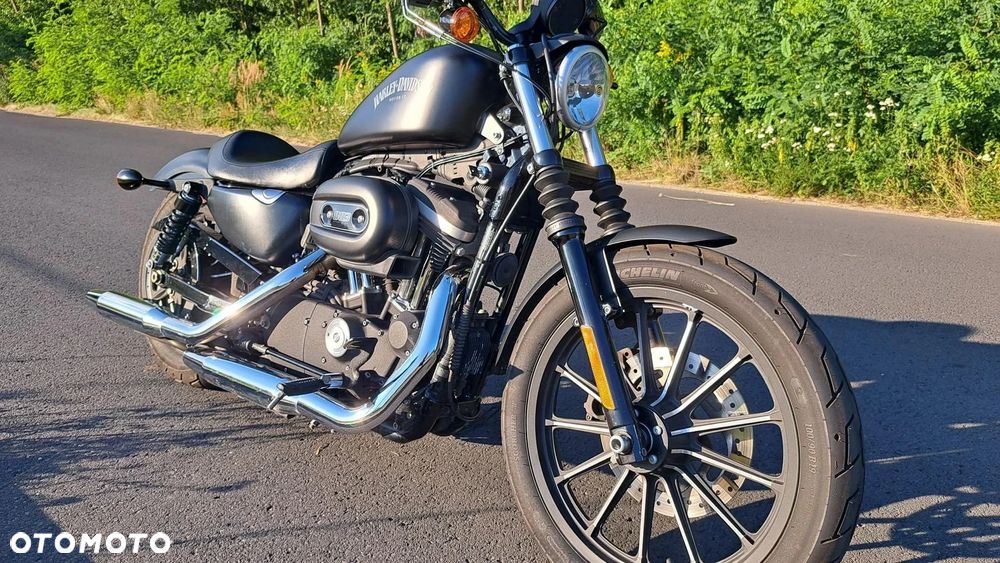 Harley-Davidson Sportster Iron 883 - 1