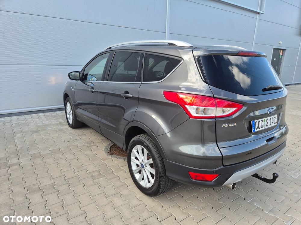 Ford Kuga 2.0 TDCi 2x4 Titanium - 10
