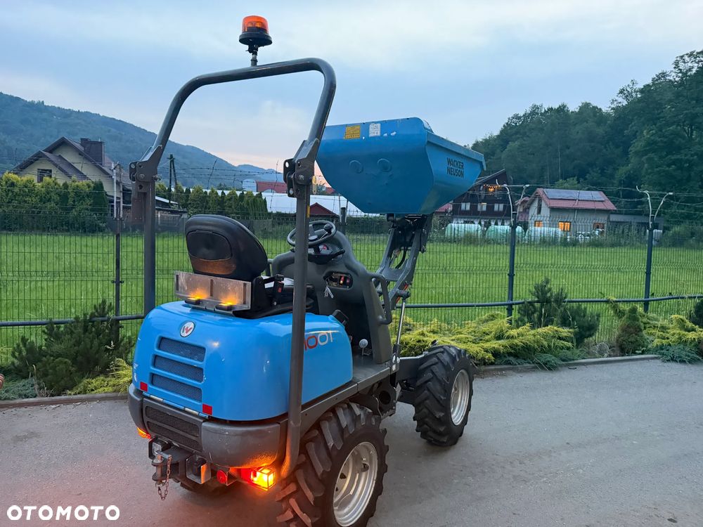 Wacker Neuson 1001 Wozidło Budowlane Rolnicze 4x4. Ładowność 1 tona. Wysokie podnoszenie+KIPER Wysoki! Sprowadzone z Norweskiej szkółki roślinnej. Maszyna Jak Nowa z Salonu 665 mtg. 2023 roku. Ani Deka luzów czy wycieków. Silnik Yanmar 3cyl. Potężna moc a maszyna bardzo mała i zwinna. Szybka wolna jazda. Oświetlenie rozbudowane. Wielka Okazja!  Jazda Rewers. Hydrostatic! Opony jak Nowe! - 7