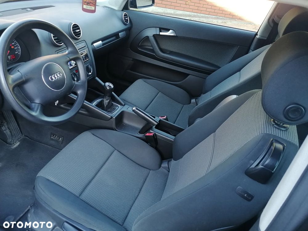 Audi A3 1.6 Attraction - 21