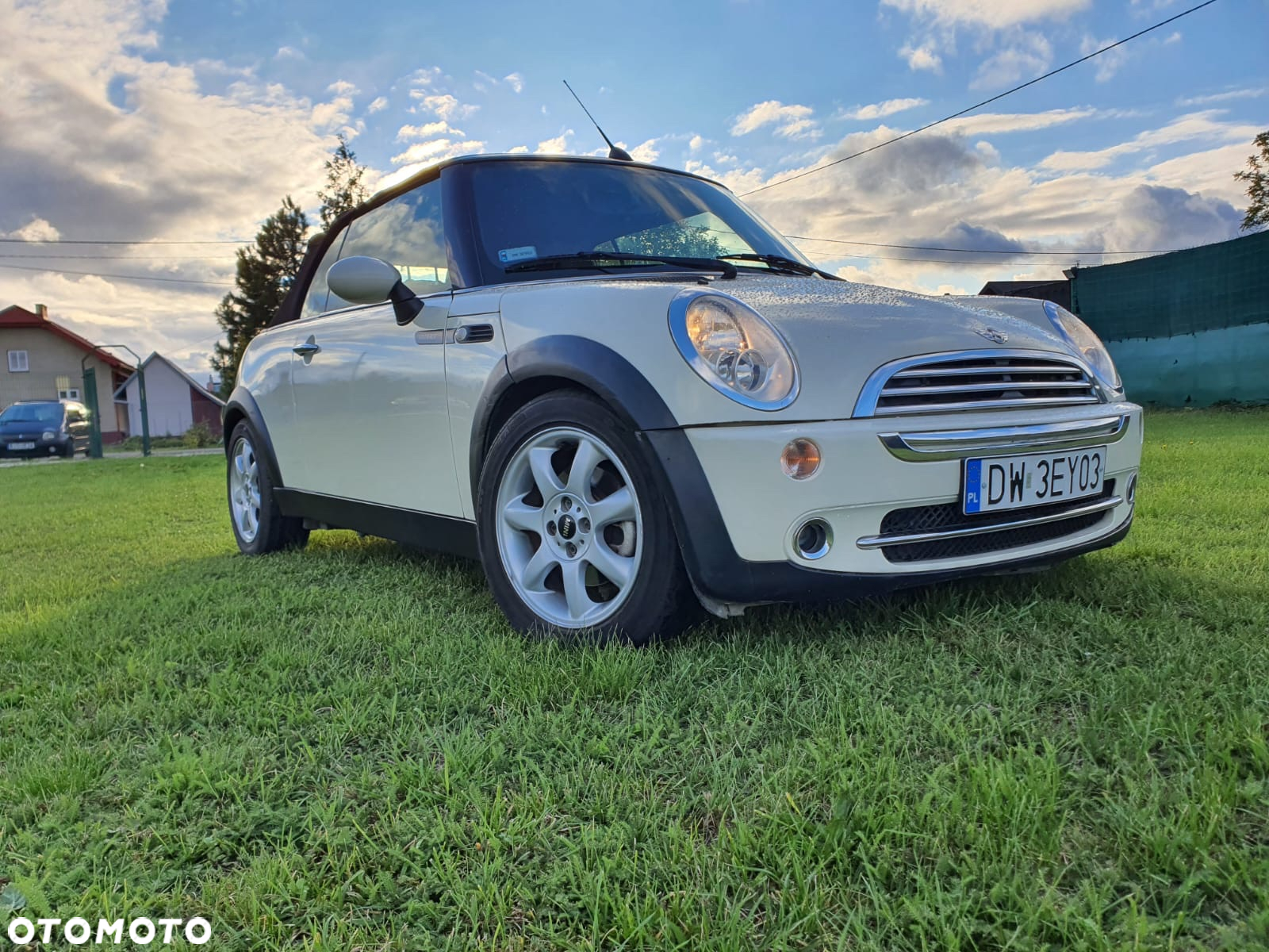 MINI Cooper Cabrio Sidewalk - 5