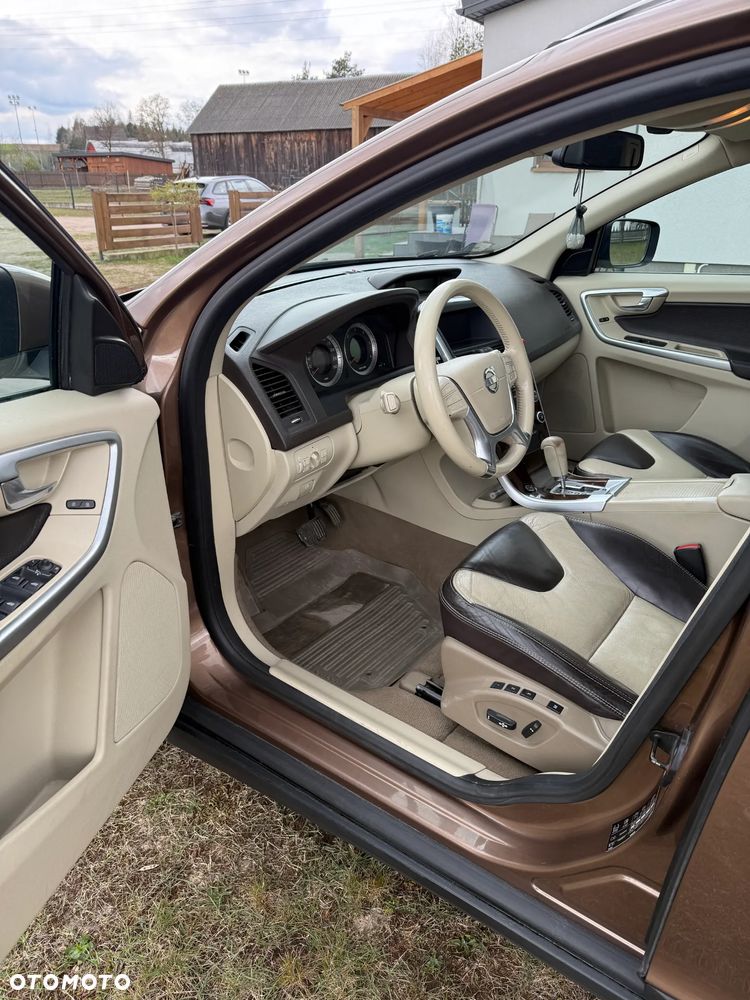 Volvo XC 60 ver-2-4d-awd - 10