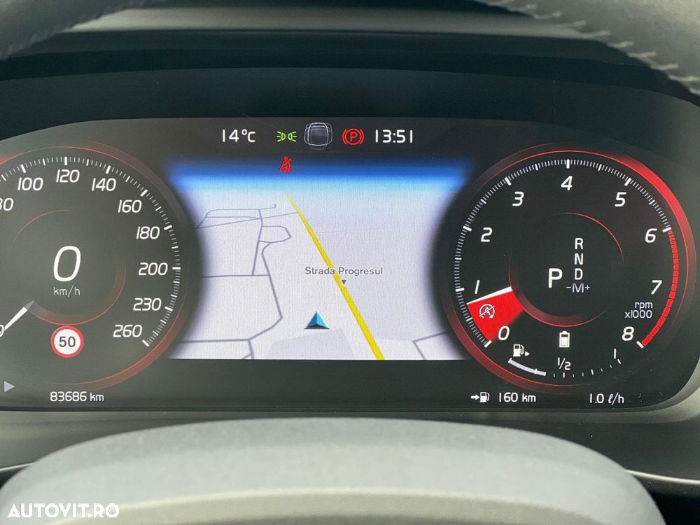 Volvo XC 40 B4 AT8 Mild Hybrid Momentum Pro - 24