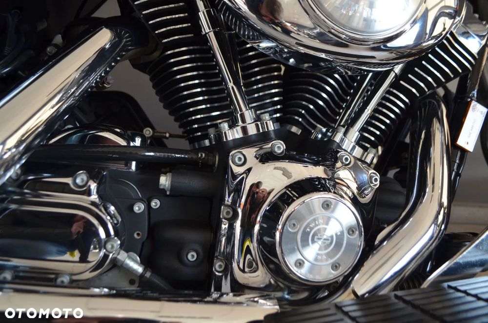 Harley-Davidson Touring Road King - 18