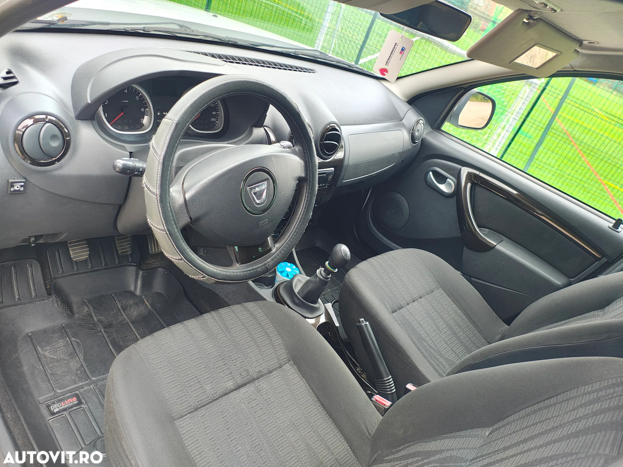 Dacia Duster 1.6 4x4 - 13