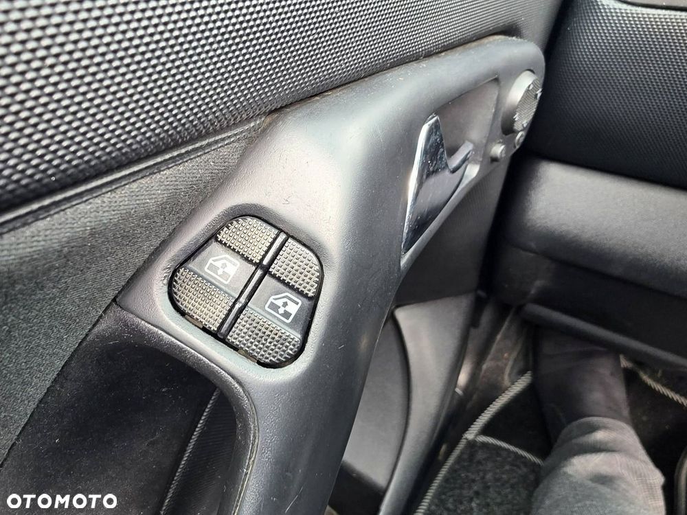 Volkswagen Golf Cabrio 2.0 - 15