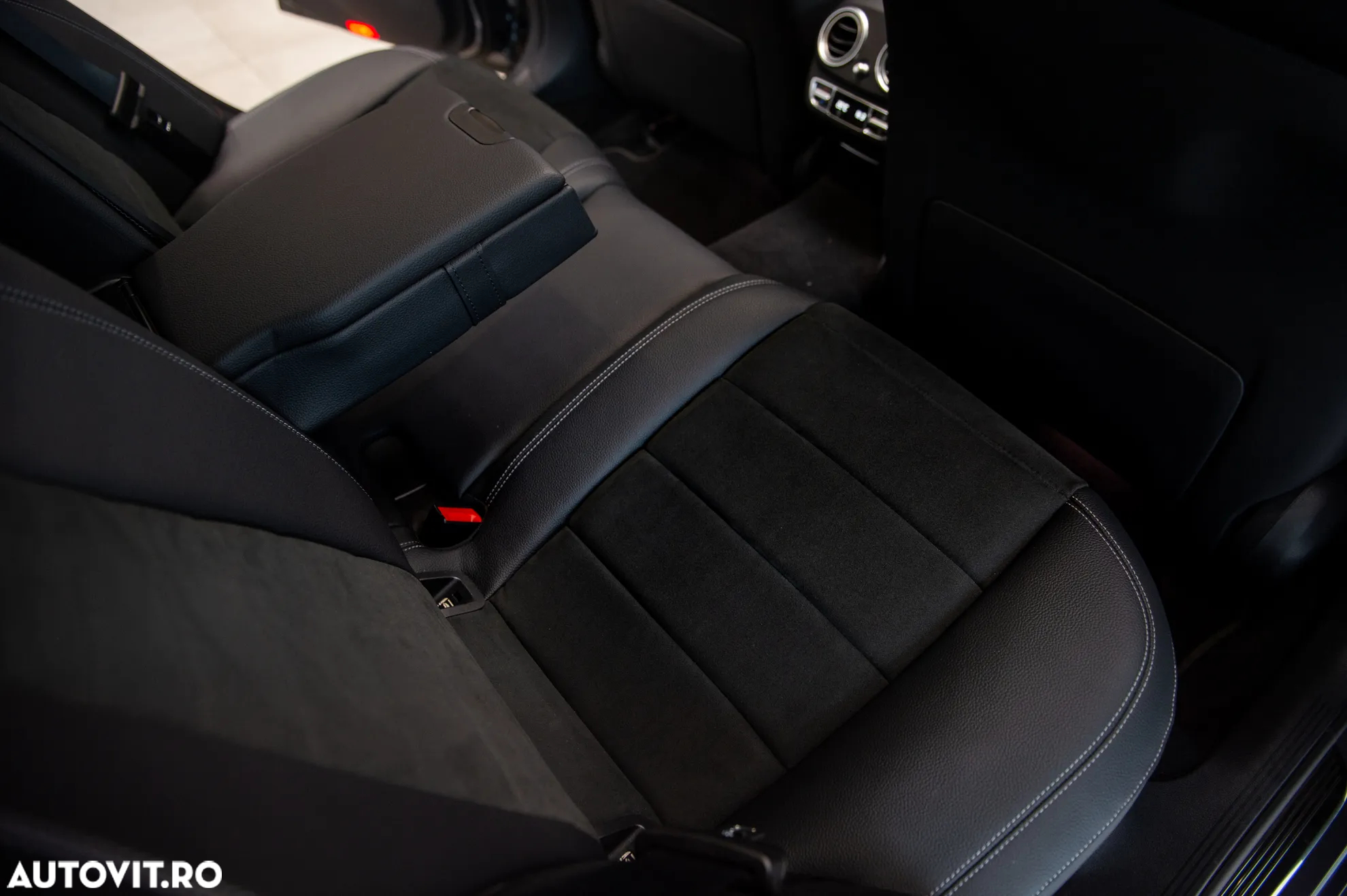 Mercedes-Benz E 300e 4Matic 9G-TRONIC Edition AMG Line - 34