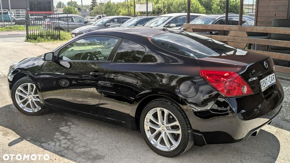 Nissan Altima - 11