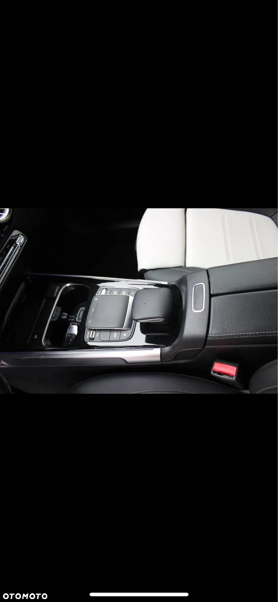 Mercedes-Benz GLB 250 4-Matic AMG Line 8G-DCT - 20