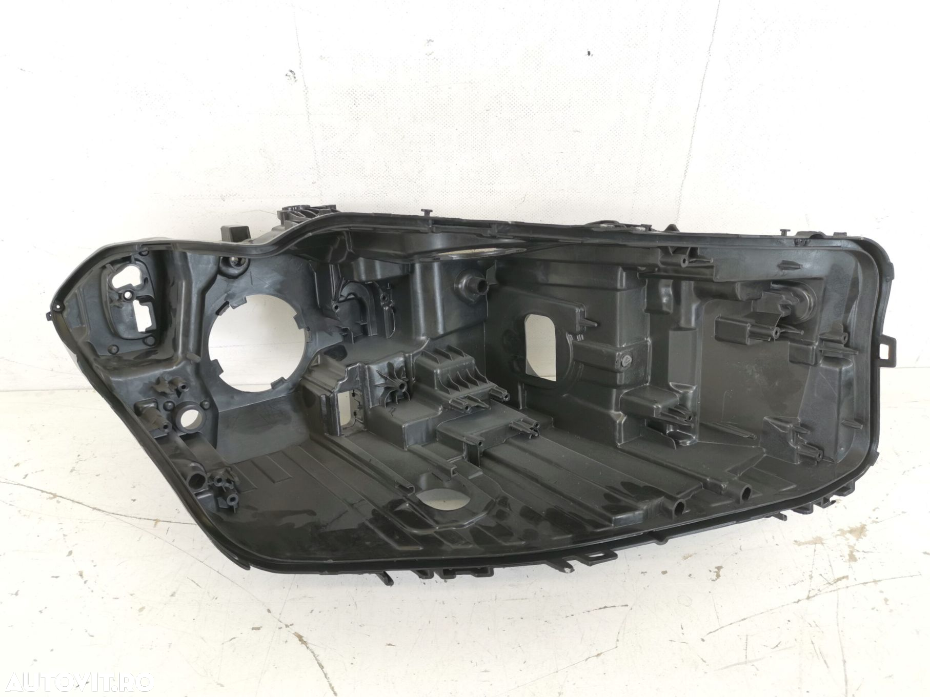 Carcasa Far BMW Seria 5 G30 [2016 - 2020] Original In Stare Buna - 2