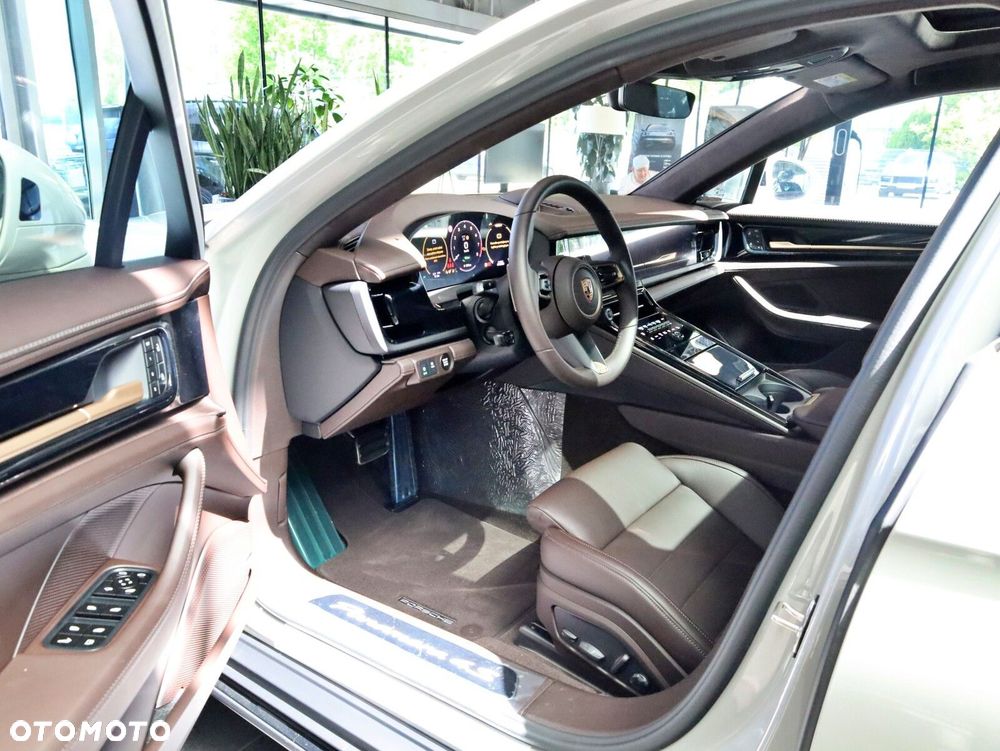 Porsche Panamera - 16