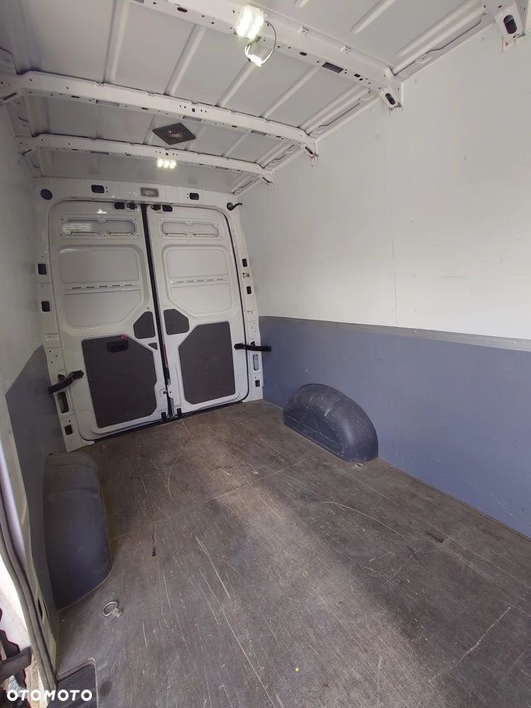 Volkswagen Crafter - 9