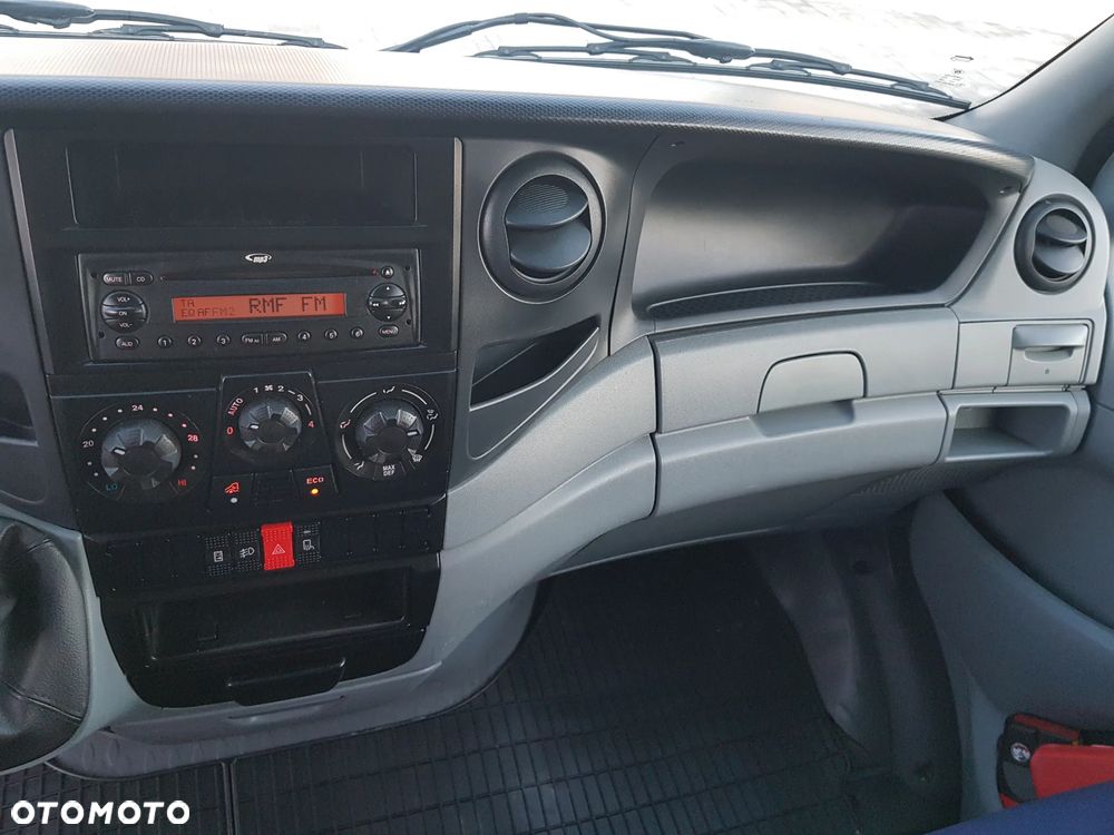 Iveco 35C15 Salon Polska, 7 osobowy + kontener - 19