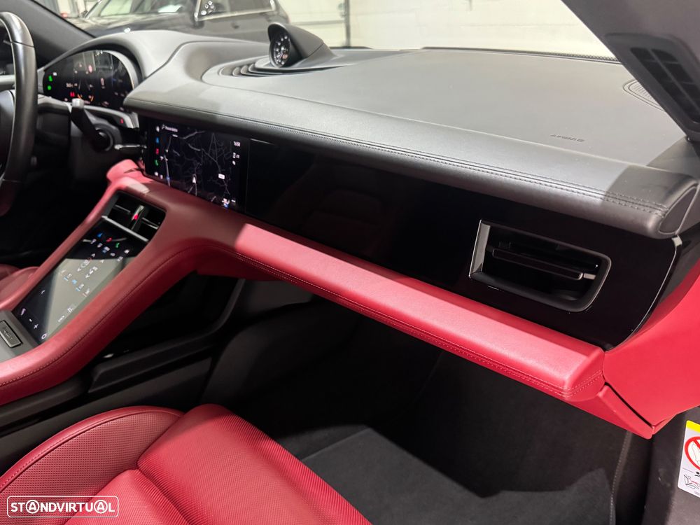 Porsche Taycan 4S - 36