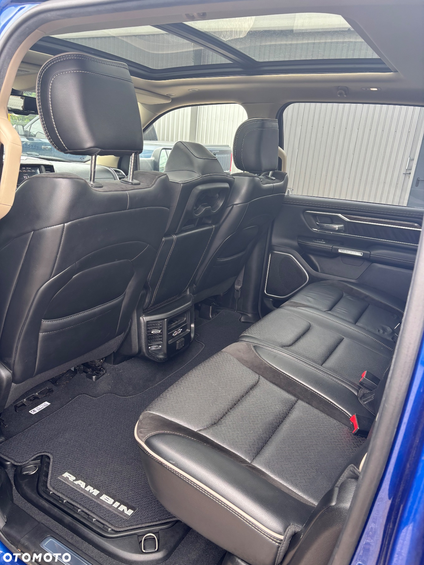 RAM 1500 Crew Cab Laramie - 16