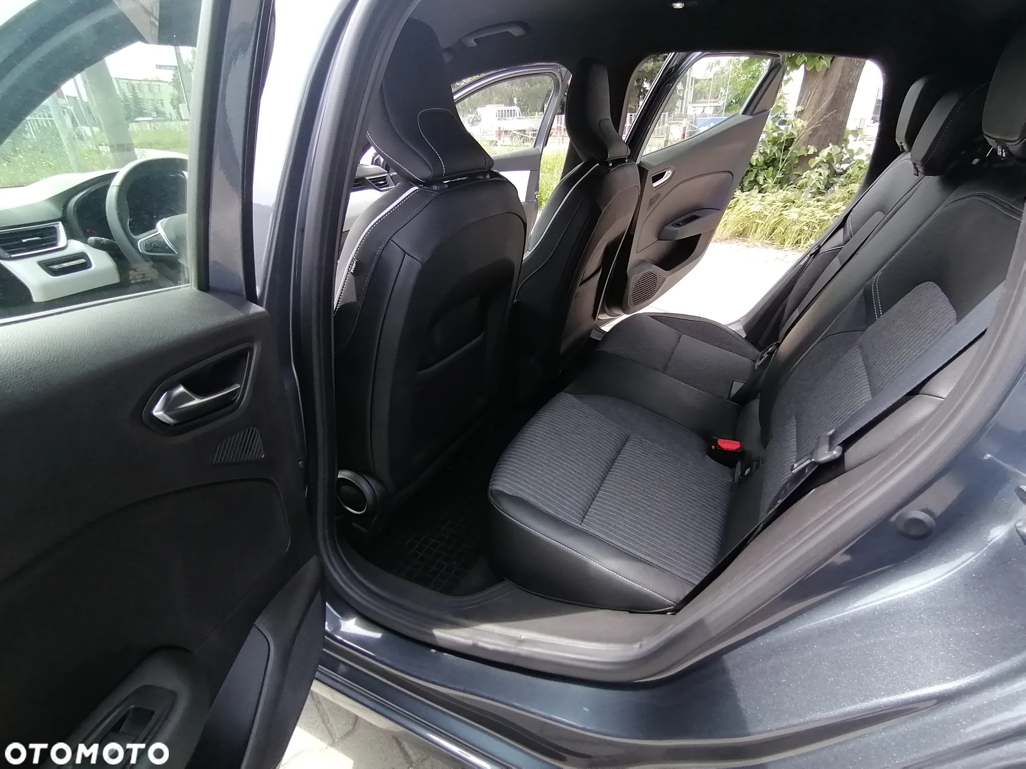 Renault Clio TCe 90 TECHNO - 23