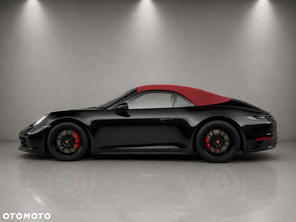Porsche 911 Carrera 4 GTS - 4