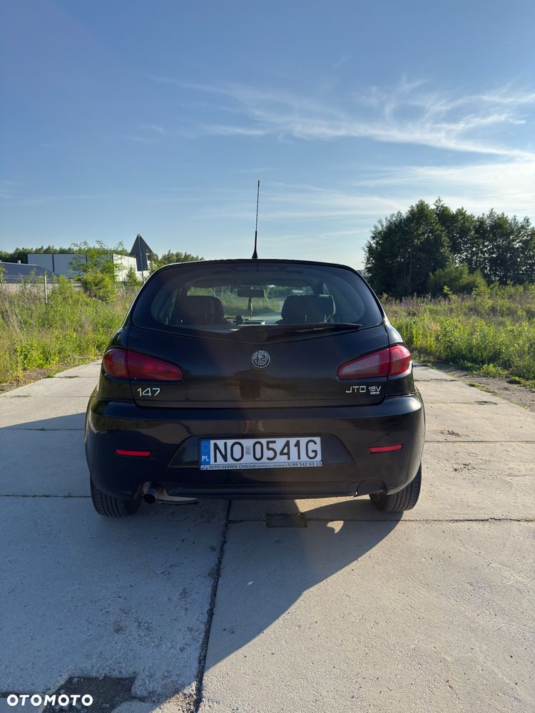 Alfa Romeo 147 1.9 JTD 16V Distinctive - 4