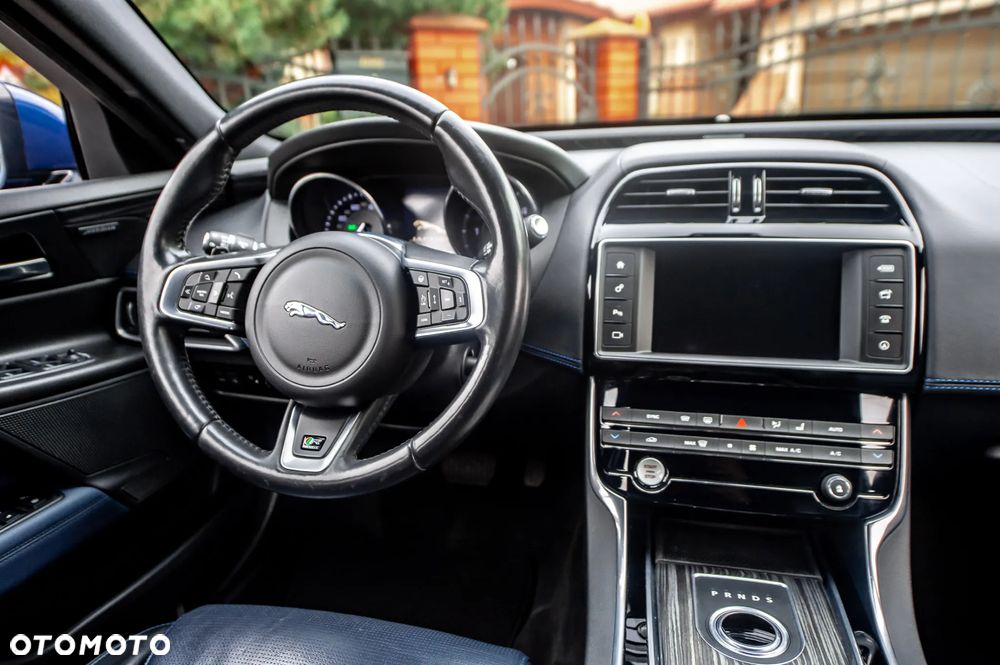 Jaguar XE 20d R-Sport Ingenium Edition - 25