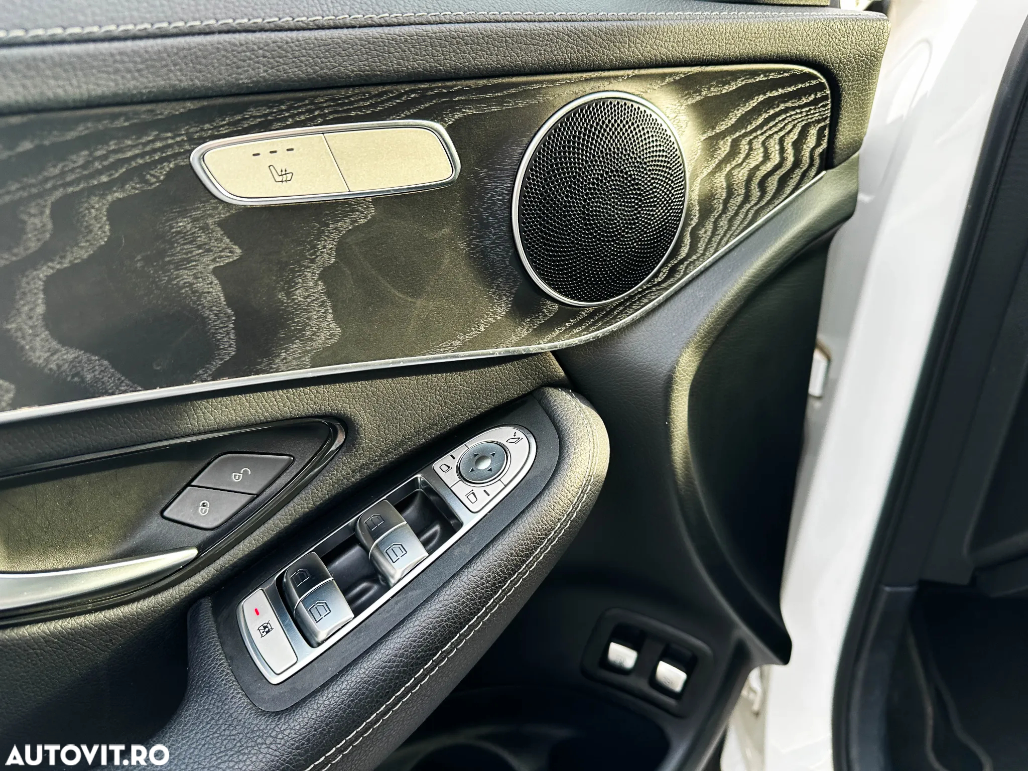 Mercedes-Benz GLC 300 e 4Matic 9G-TRONIC - 12
