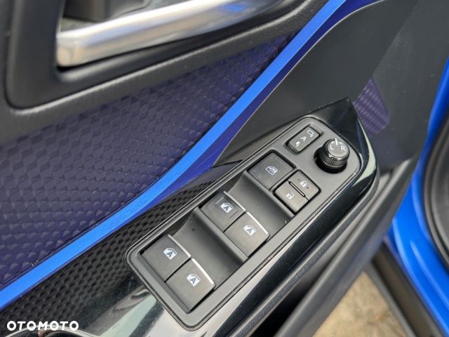 Toyota C-HR 1.8 Hybrid Neon Lime powered by JBL - 13