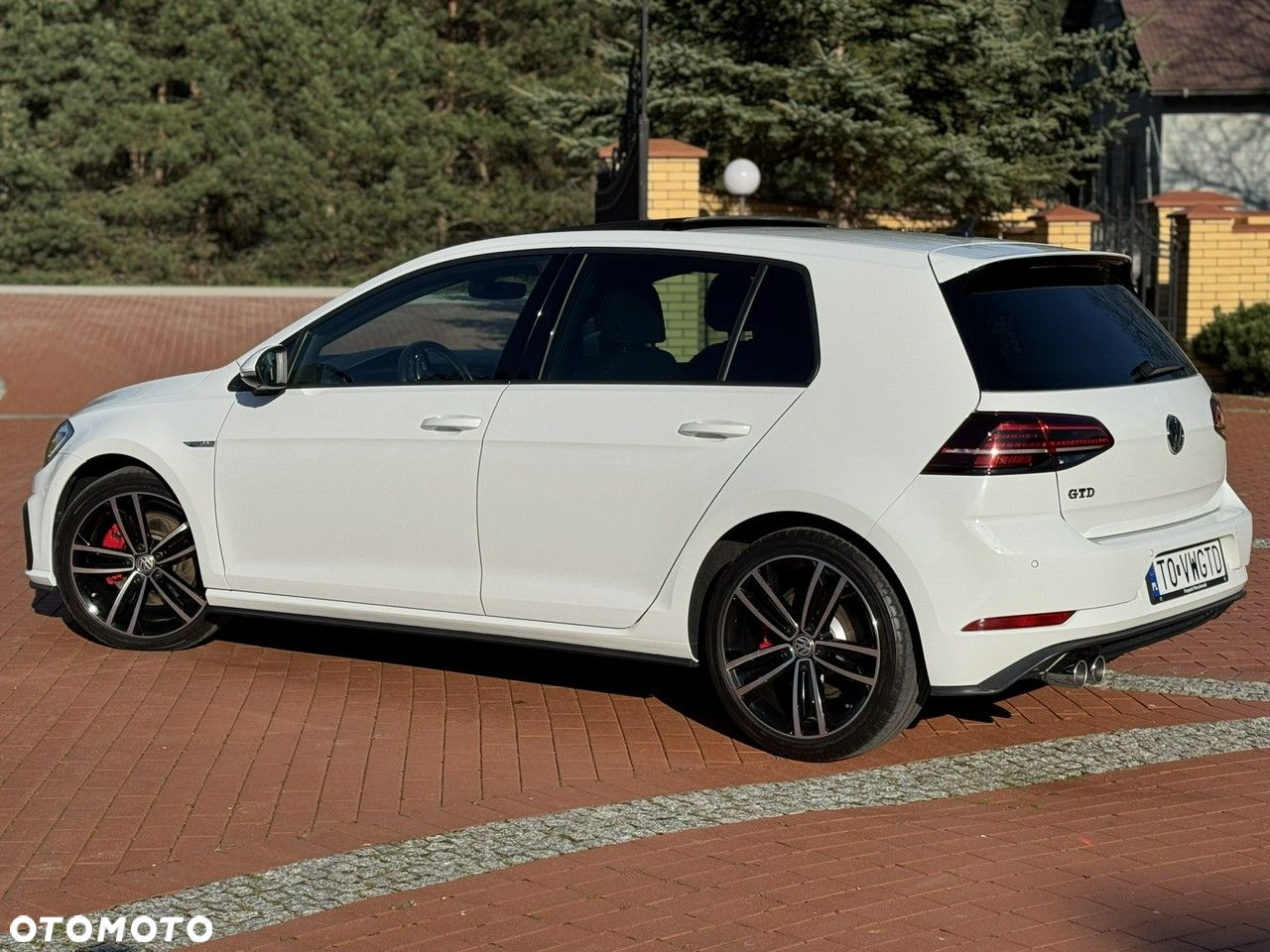 Volkswagen Golf - 10