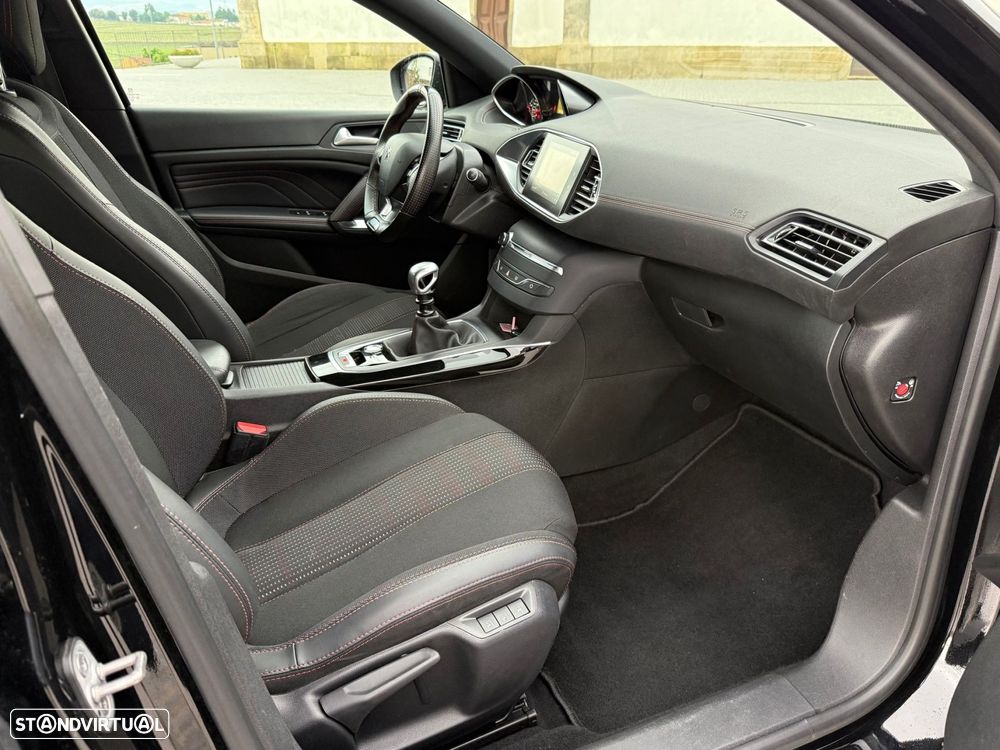 Peugeot 308 1.2 PureTech GT Line - 25