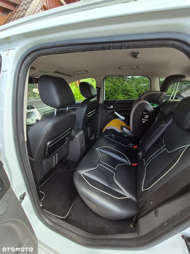 Ford Kuga 2.0 TDCi 4x4 Individual - 11