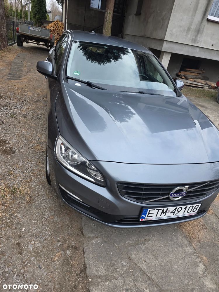 Volvo V60 2017 photo 2