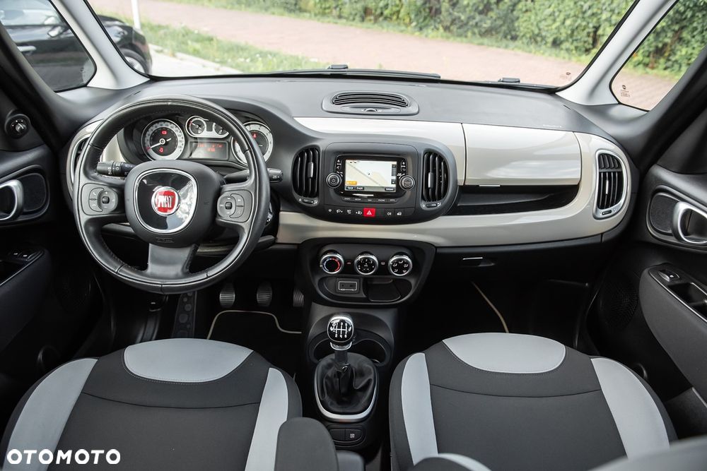 Fiat 500L 1.4 T-Jet 16V Lounge - 16