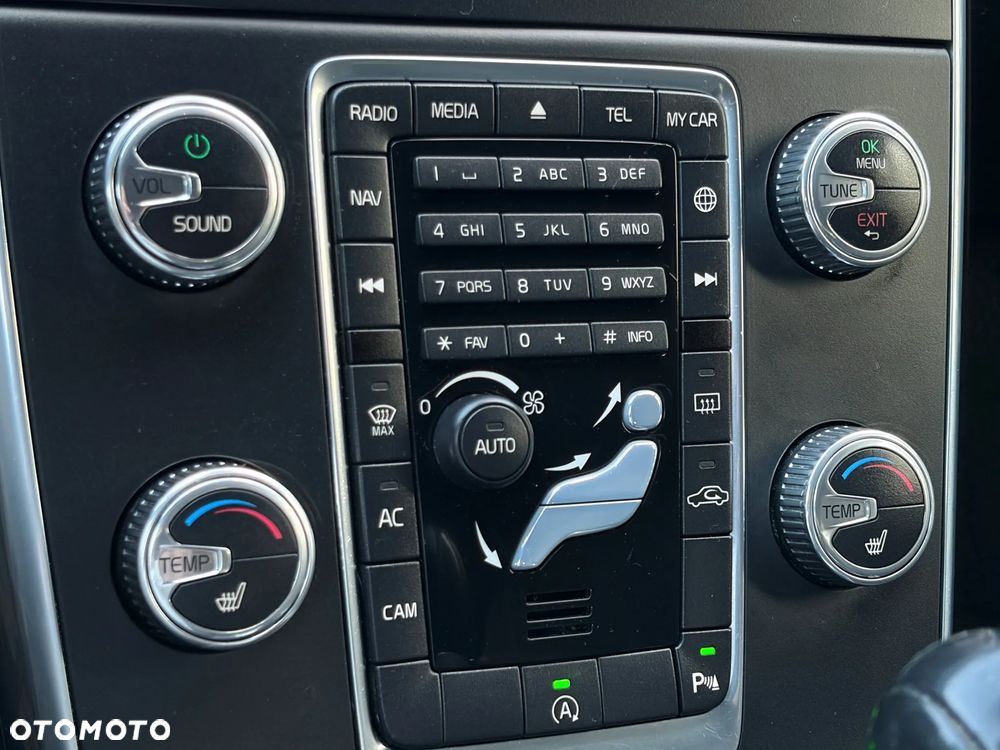 Volvo V60 D3 Momentum - 38