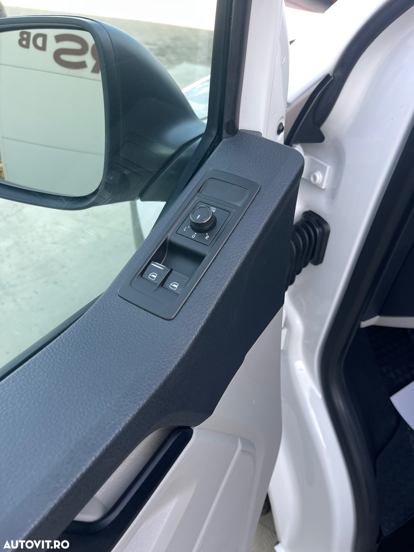 Volkswagen Transporter 2.0TDI  LUNG  2CULISANTE  USI SPATE - 30