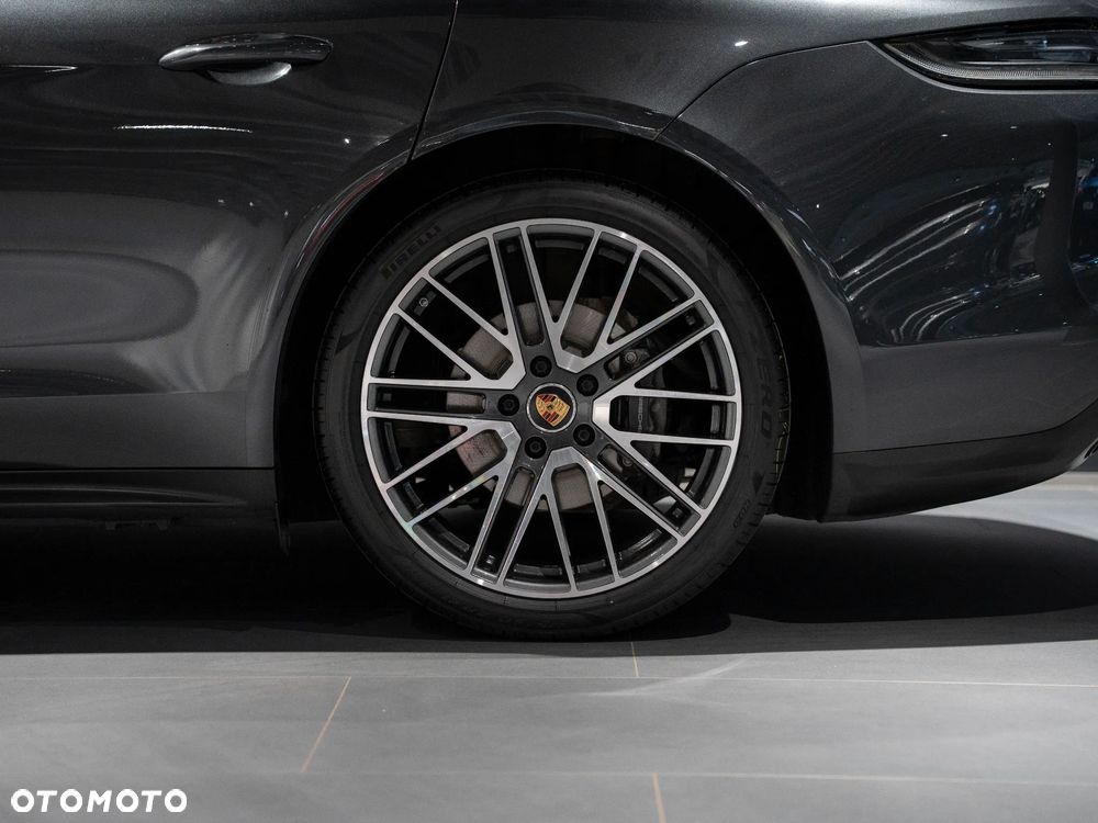Porsche Panamera 4 Platinum Edition - 12