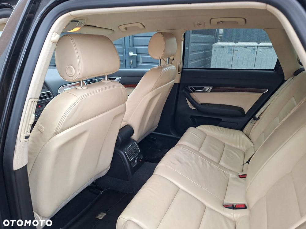 Audi A6 Avant 2.4 Quattro - 12