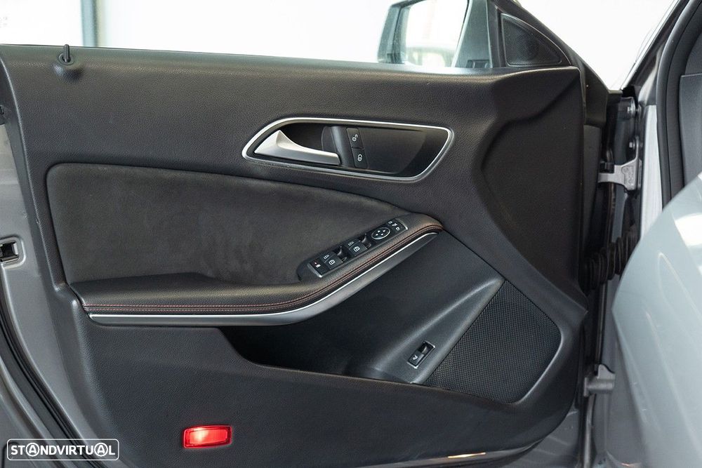 Mercedes-Benz CLA 180 CDI AMG Line - 11