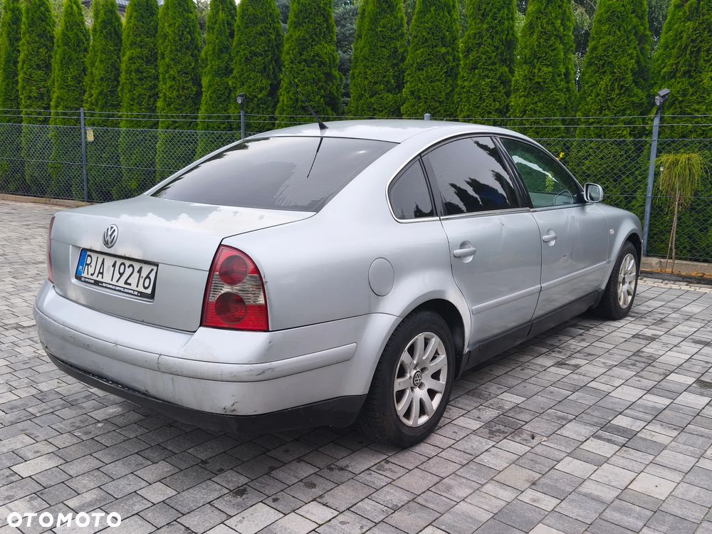 Volkswagen Passat 1.9 TDI Highline - 8