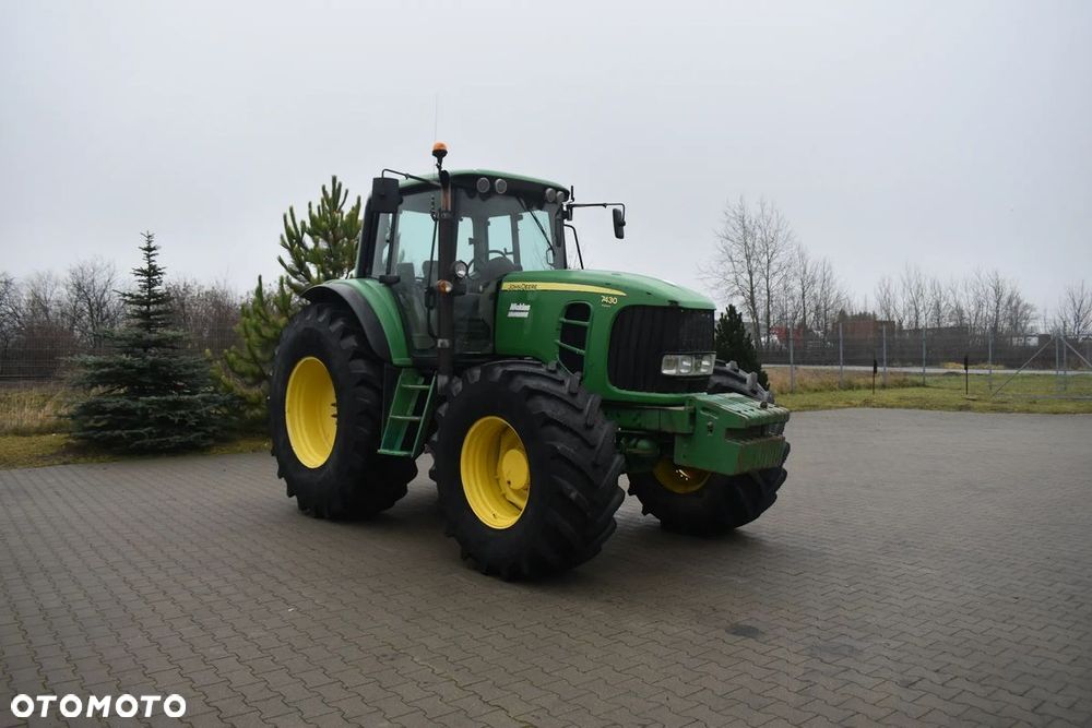 John Deere 7430 - 11