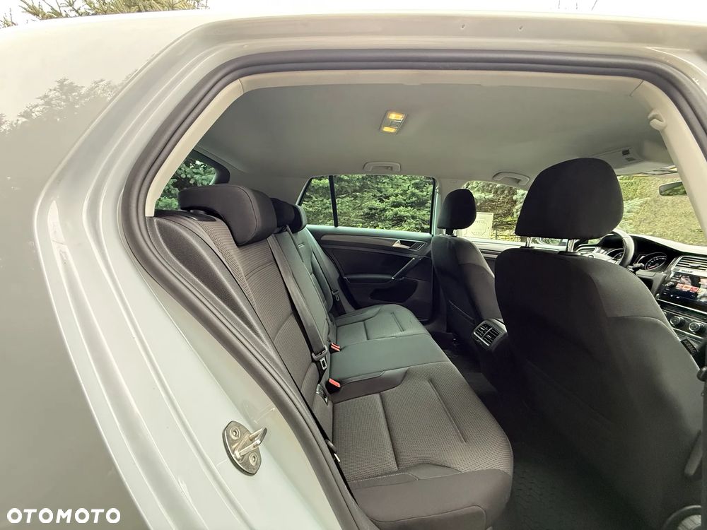 Volkswagen Golf 1.6 TDI BMT Comfortline - 29