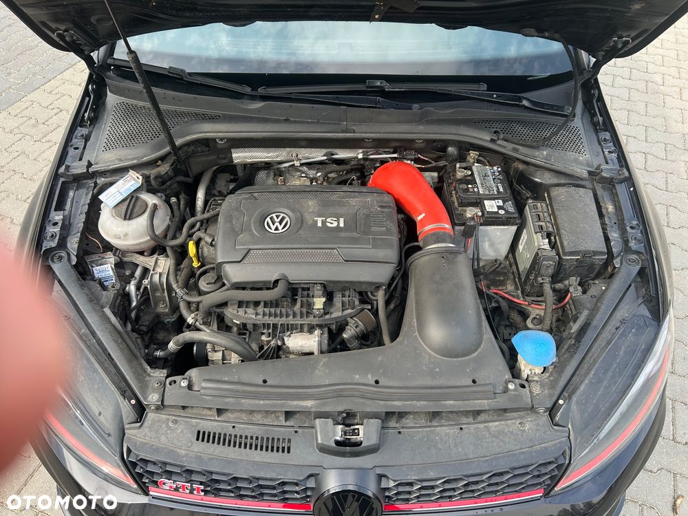 Volkswagen Golf - 24