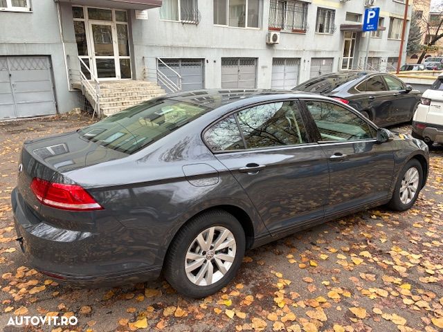 Volkswagen Passat 1.6 TDI Comfortline - 4