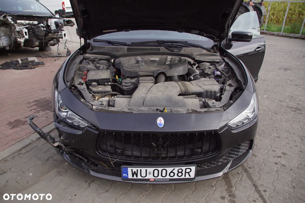 Pojazd na części 692106889 MASERATI GHIBLI 3.0 D 2014 nero vr. 820/a deska konsola silnik kierownica skrzynia drzwi maska zderzak lampa grill felgi 20 cali silnik błotnik szyba - 17