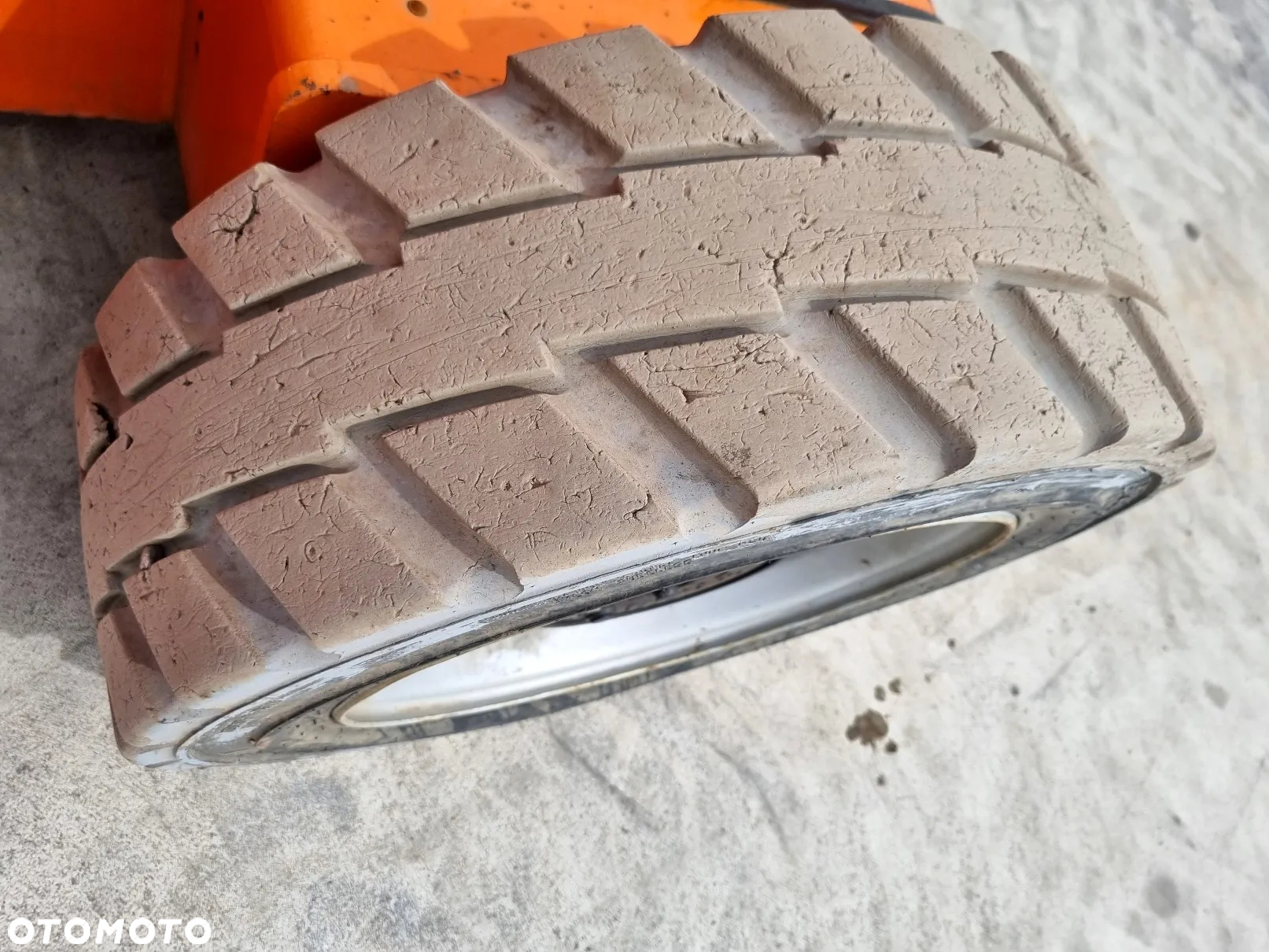 JLG M450AJ - M423 - 17