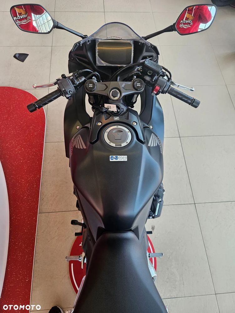 Honda CBR - 9